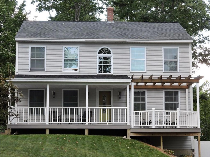 Attractive like new Colonial with...