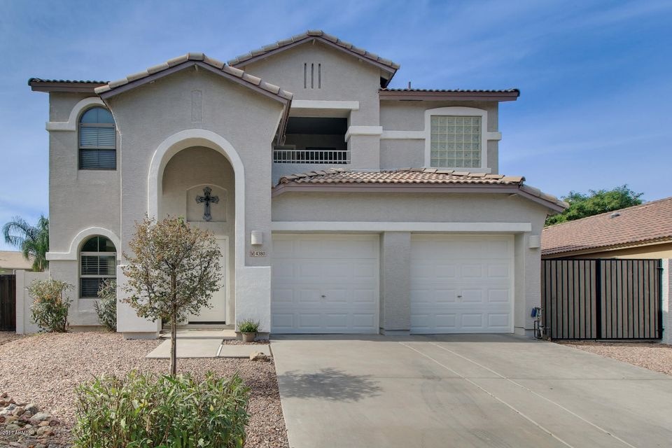 Front_of_Home_1
