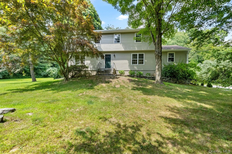 8 Old Pound Rd, Pound Ridge, NY 10576 - photo 1