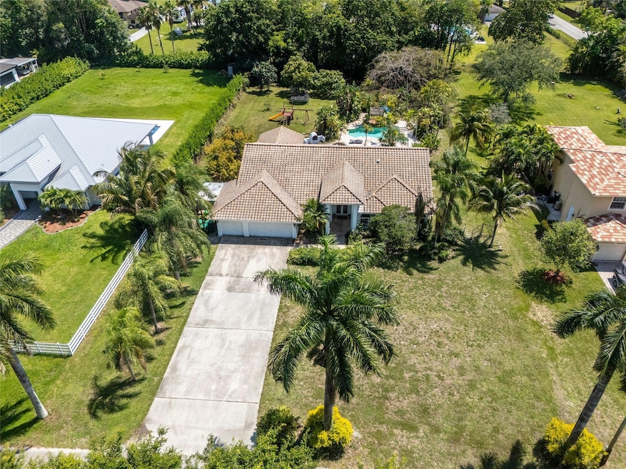 14463 SW 16th Ct, Davie, FL 33325 - photo 1