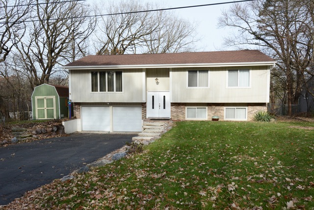 52 Lake Shore Dr, Carpentersville, IL 60110 - photo 1