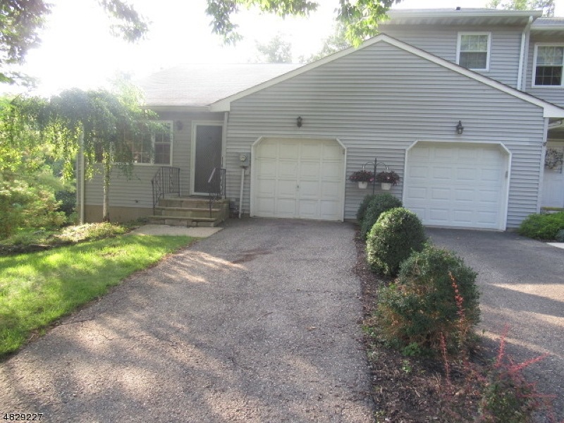 14 Bowfell Ct, Wayne, NJ 07470 - photo 1