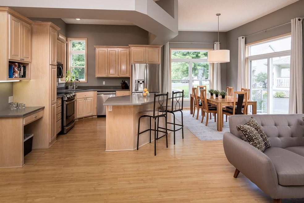 Wonderful open concept main floor layout with 11' 