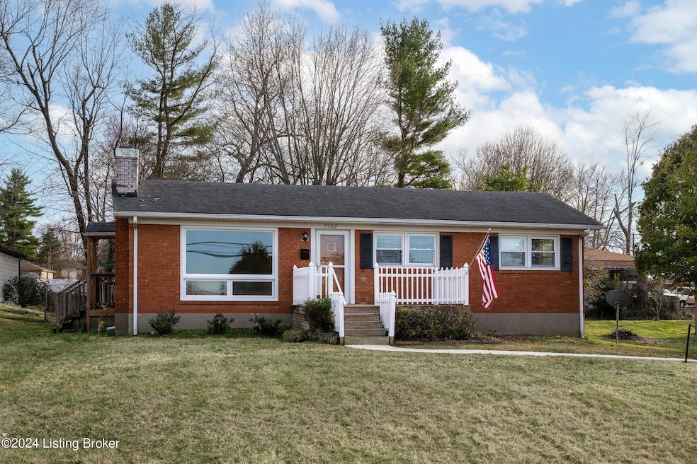 5902 Colebrooke Ln, Louisville, KY 40219 - photo 1