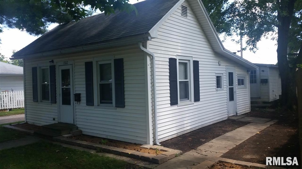 1502 Broadway St unit 1506 Broadway, Lincoln, IL 62656 - photo 1