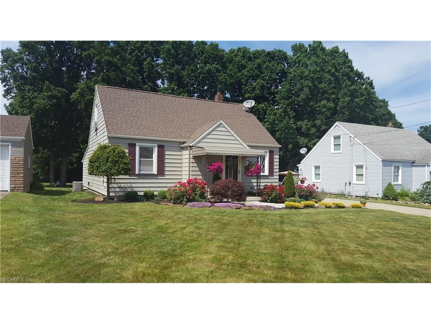 411 W Harvey St, Struthers, OH 44471 - photo 1