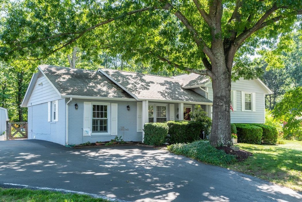 35 Forest Dr, Stuarts Draft, VA 24477 - photo 1