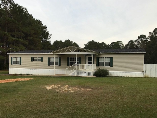 1069 Pinecrest Dr, McComb, MS 39648 - photo 1