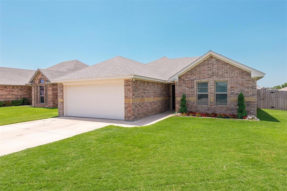 1045 Inverness Dr, Weatherford, TX 76086 - photo 1