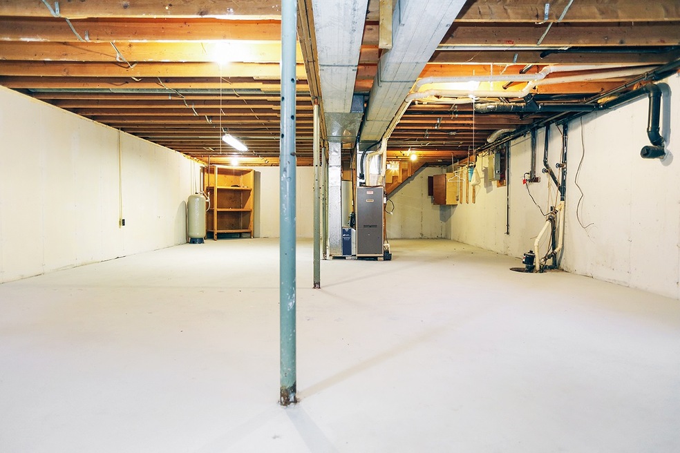 21637 Clydesdale Dr, Goshen, IN 46528 - photo 1