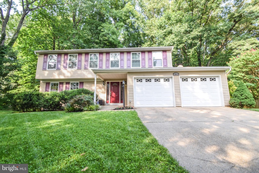 15013 Woodglen Ct, Dumfries, VA 22025 - photo 1