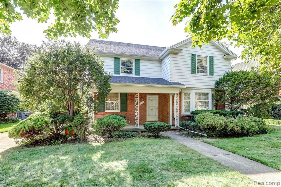 1041 Yorkshire Rd, Grosse Pointe Park, MI 48230 - photo 1