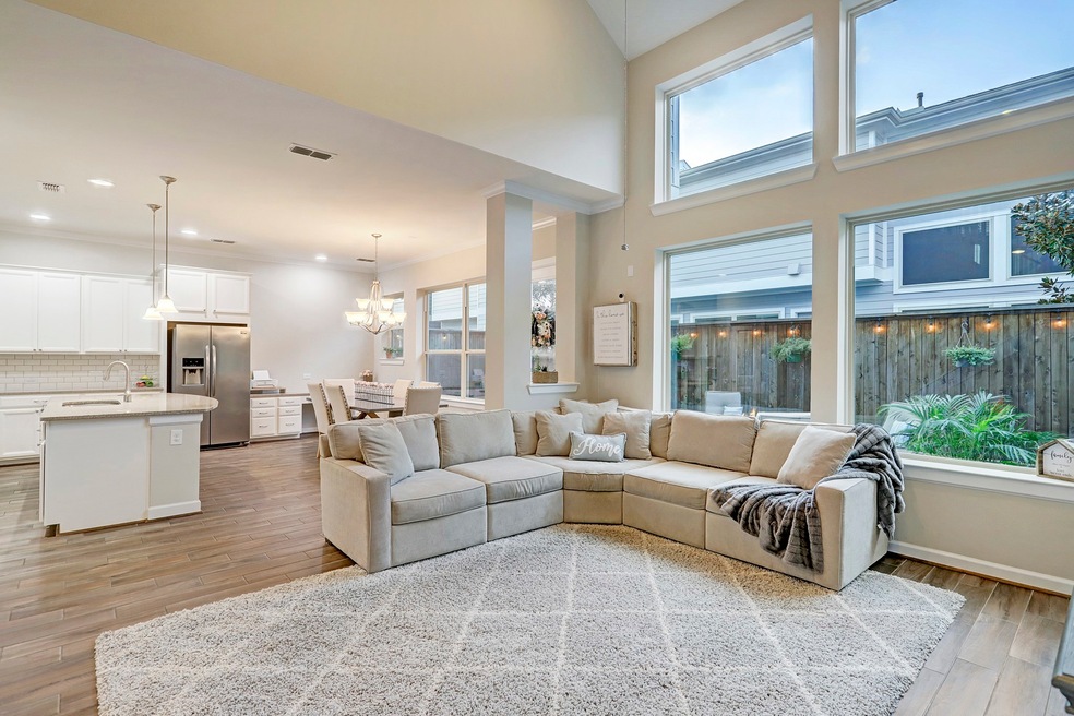 8912 Highgate Ln, Houston, TX 77080 - photo 1