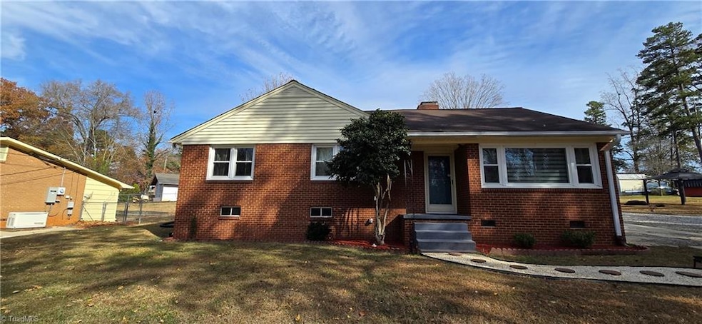 206 Forestrose Dr, Lexington, NC 27295 - photo 1