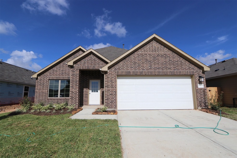1204 Filly Creek Dr, Alvin, TX 77511 - photo 1