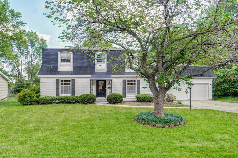814 W Swan St-51