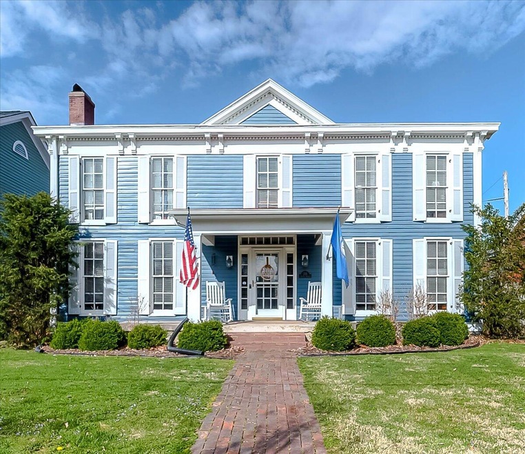 216 Shelby St, Frankfort, KY 40601 - photo 1