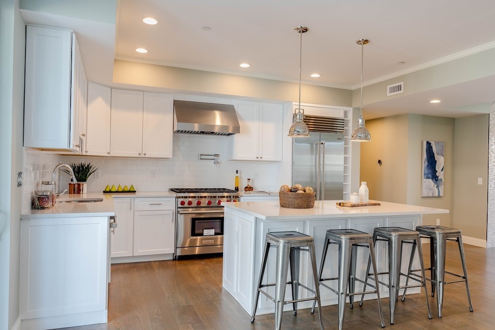 260 Gold St unit 2, Boston, MA 02127 - photo 1