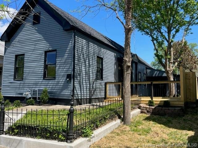 324 W 8th St, New Albany, IN 47150 - photo 1