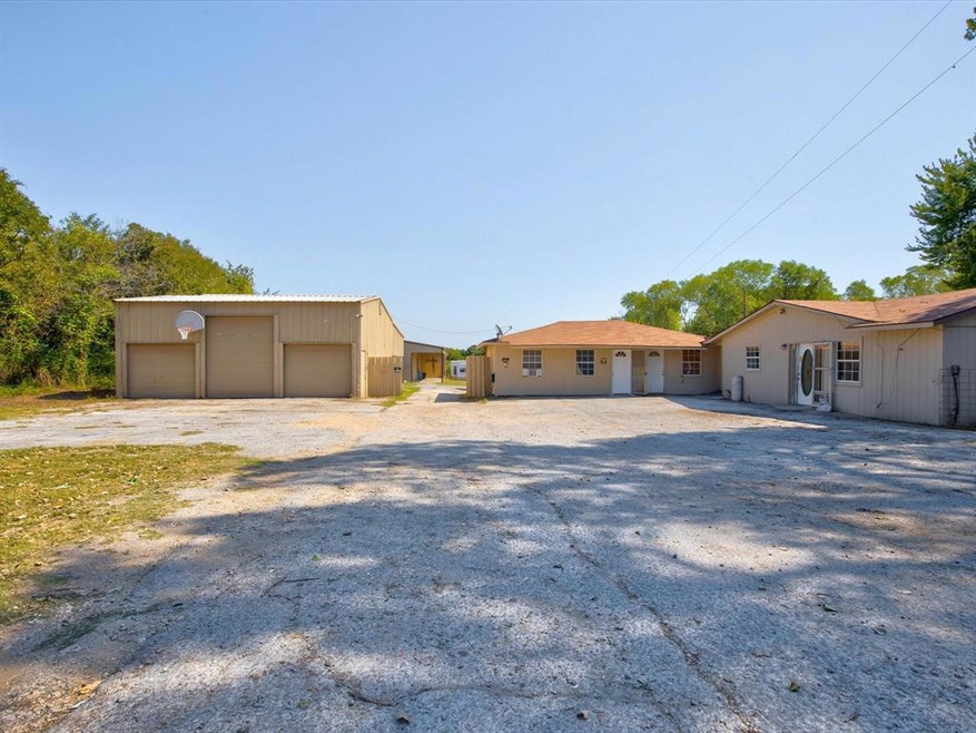 420 Jay Bird Ln, Springtown, TX 76082 - photo 1