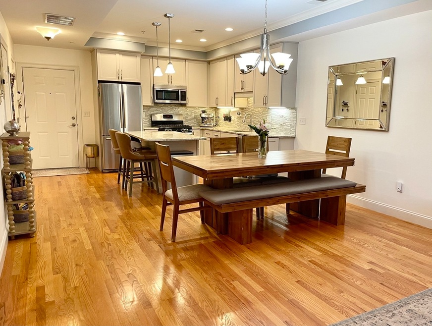 345 Belgrade Ave unit 9, Roslindale, MA 02131 - photo 1