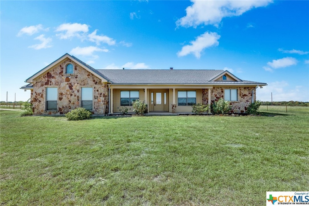 526 N Elm Rd, Burlington, TX 76519 - photo 1