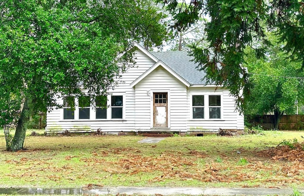 404 N Chester Ave, Douglas, GA 31533 - photo 1