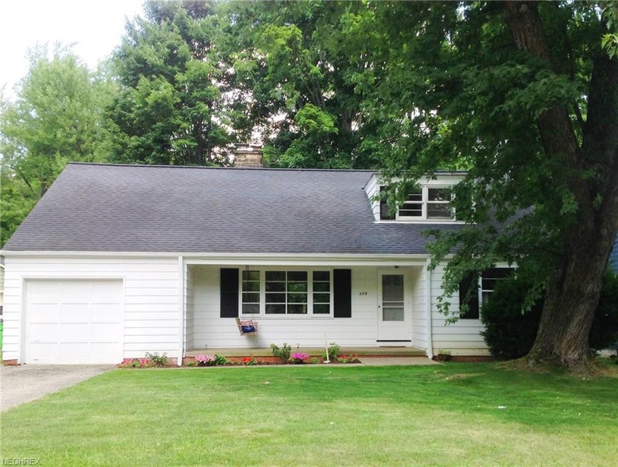 Larger then it looks 5 bedroom cape-cod with all h