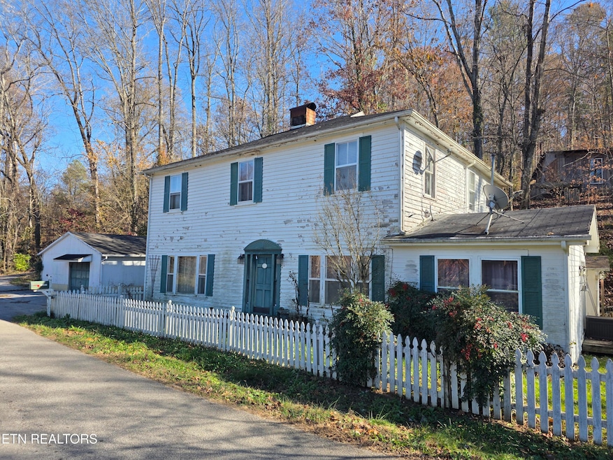 12184 Paw Plains Rd, Lenoir City, TN 37771 - photo 1