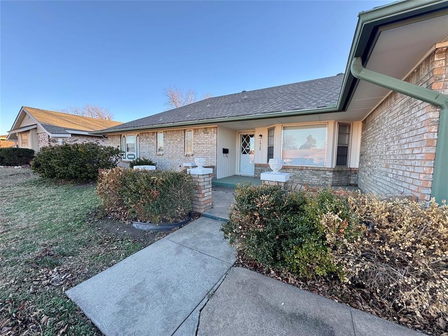 5928 NW 71st St, Warr Acres, OK 73132 - photo 1