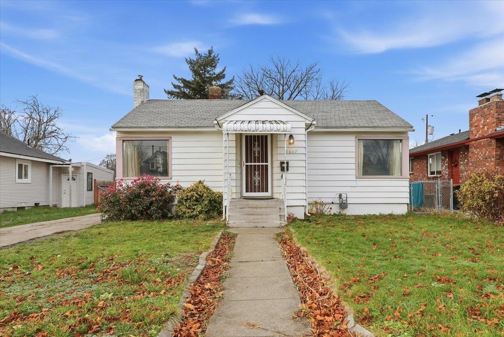 2607 N Crestline St, Spokane, WA 99207 - photo 1