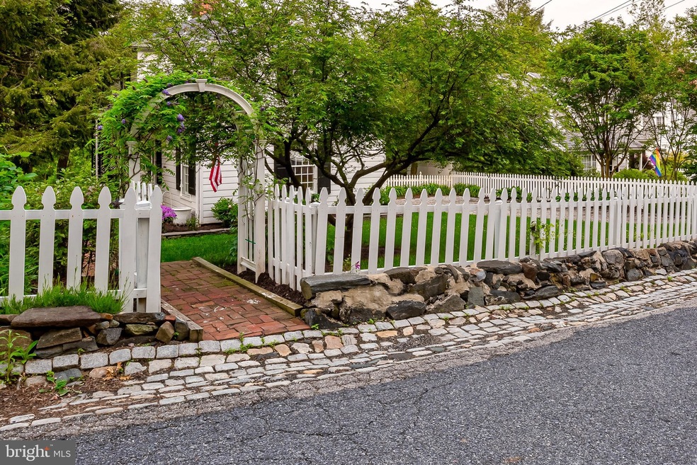 2445 Pickwick Rd, Gwynn Oak, MD 21207 - photo 1