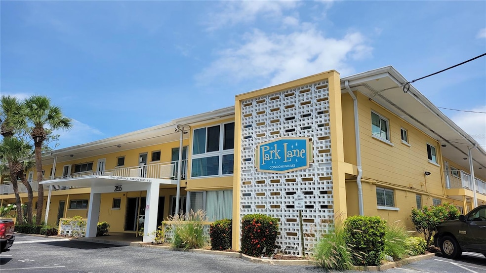 Park Lane Condominiums unit B17, Sarasota, FL 34237 - photo 1