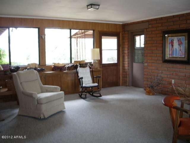 Bonus room for entertaining