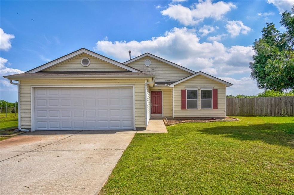 9424 Checkerbloom Dr, Oklahoma City, OK 73165 - photo 1