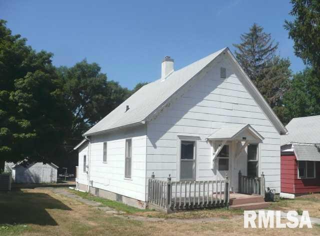 511 Williamette Ave, Lincoln, IL 62656 - photo 1