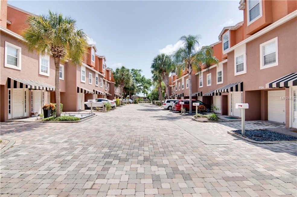 926 Laura St, Clearwater, FL 33755 - photo 1