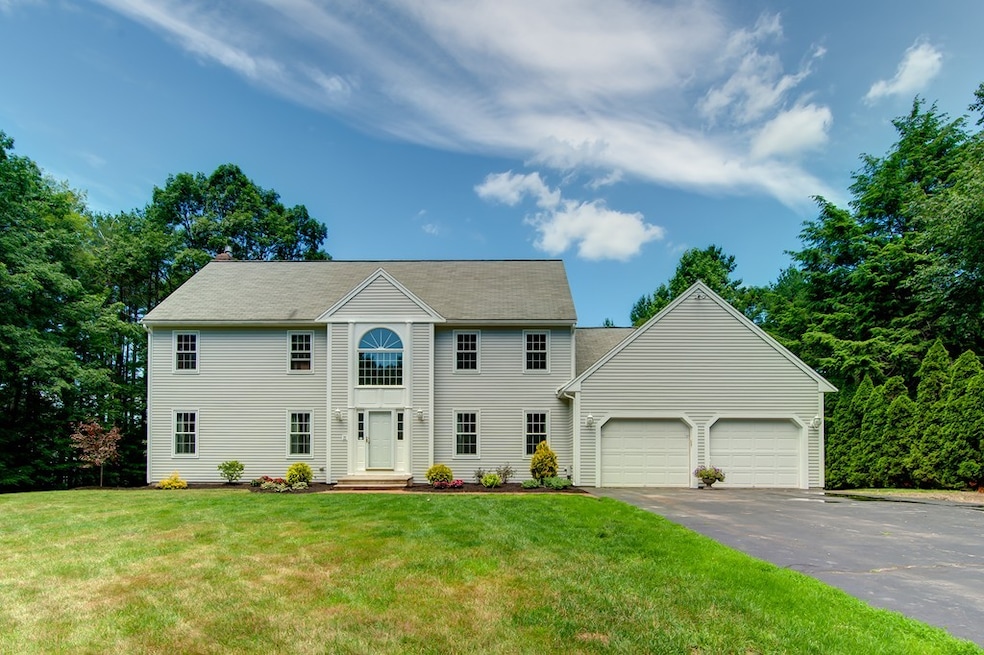 129 Fox Hill Dr, Holden, MA 01520 - photo 1