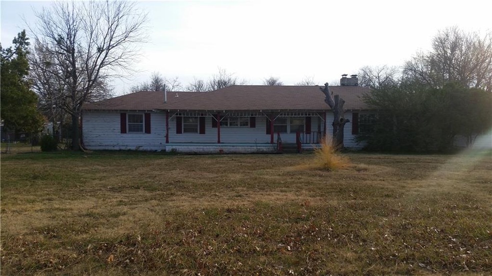 1236 NE 27th St, Moore, OK 73160 - photo 1