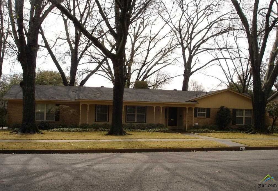 225 Samuel Dr, Tyler, TX 75701 - photo 1