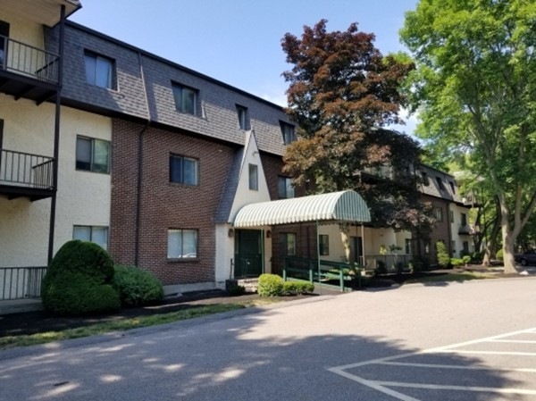 232 Canton St unit 308, Randolph, MA 02368 - photo 1