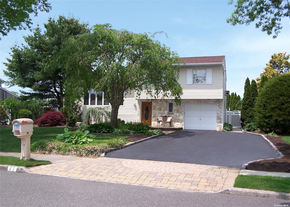 27 Spiral Rd, Holtsville, NY 11742 - photo 1