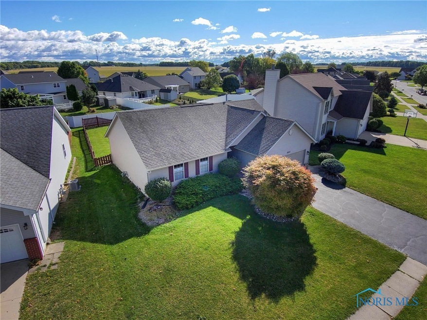 691 Hunters Creek Dr, Findlay, OH 45840 - photo 1