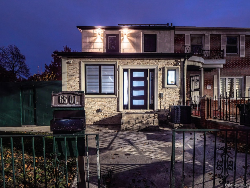 For Sale $2,468,000 • Co-Listing Agent