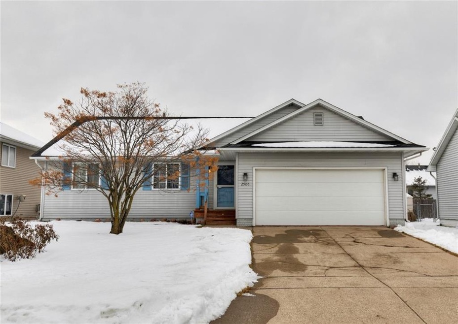 2906 Deerpath Ct, Des Moines, IA 50320 - photo 1