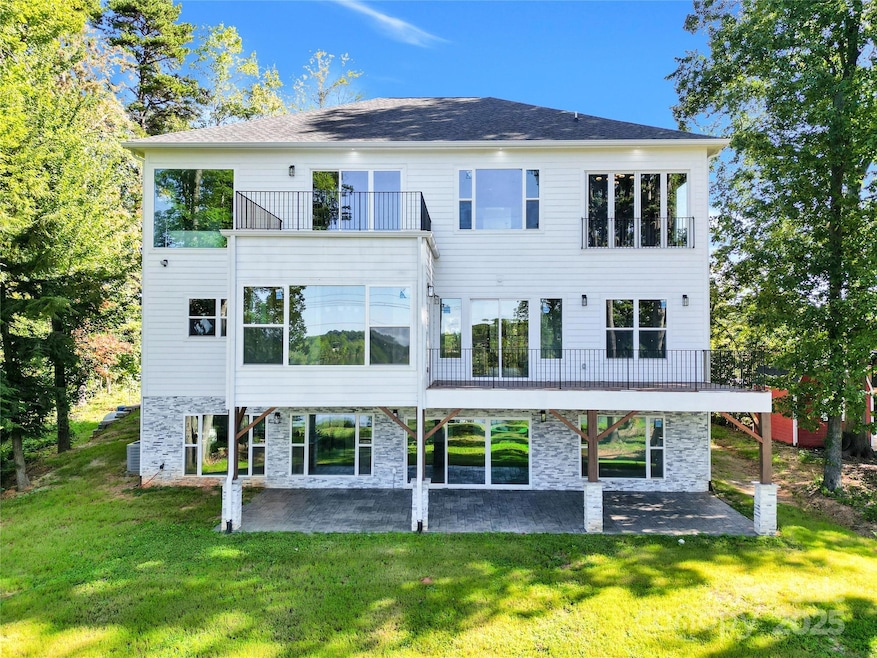 For Sale $2,479,000 • Co-Listing Agent