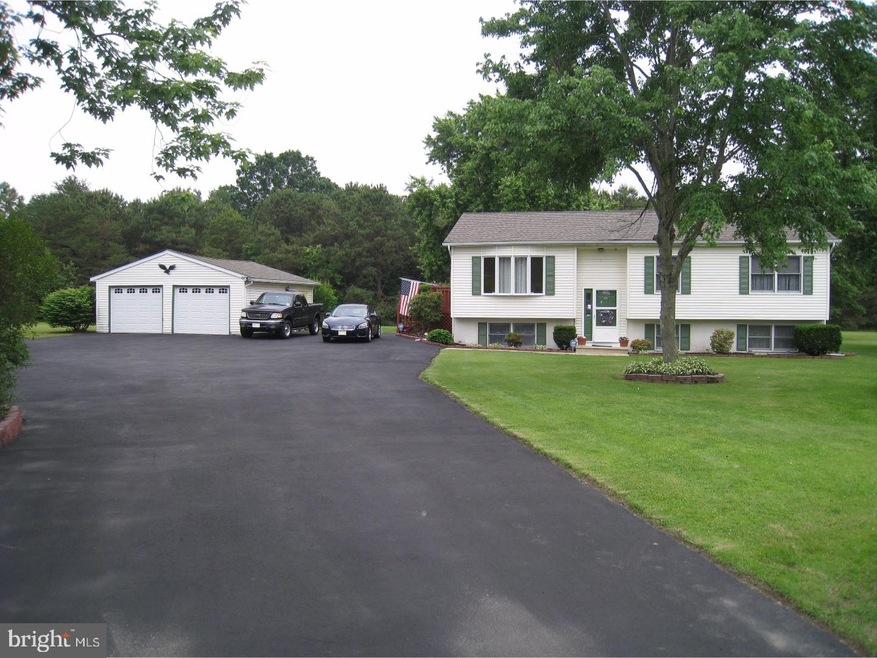 17 N Pemberton Rd, Pemberton, NJ 08068 - photo 1