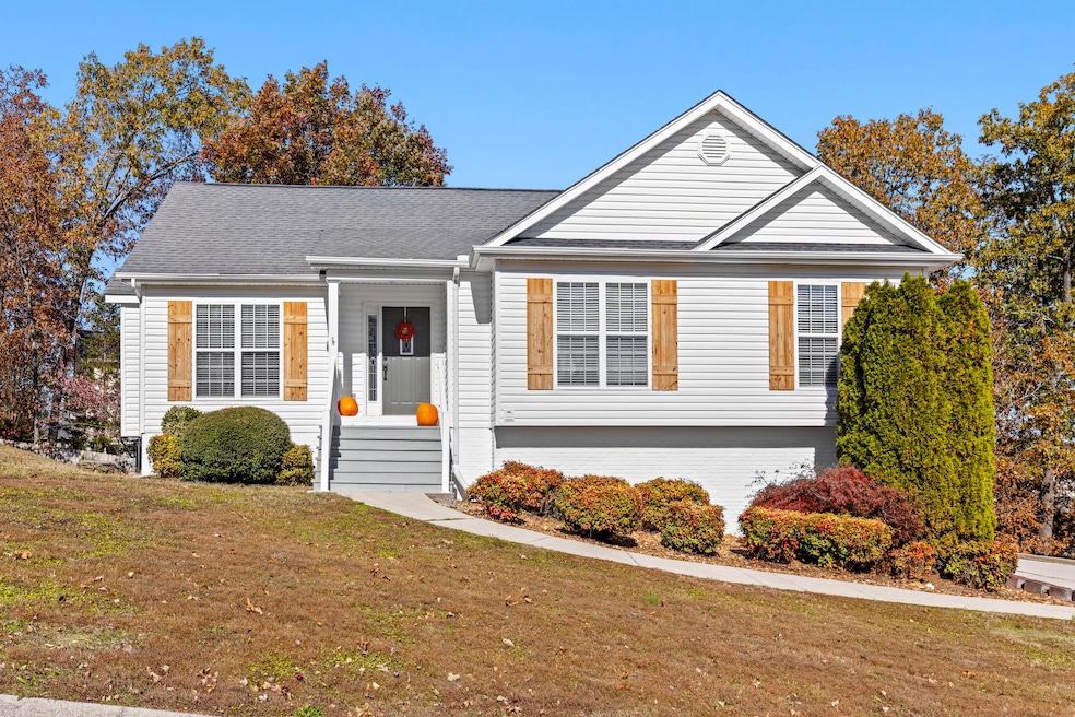 6183 Gibbs Ln, Ooltewah, TN 37363 - photo 1