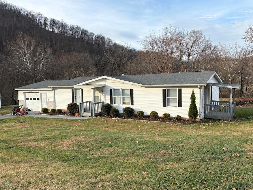 125 Compton Dr, Elliston, VA 24087 - photo 1