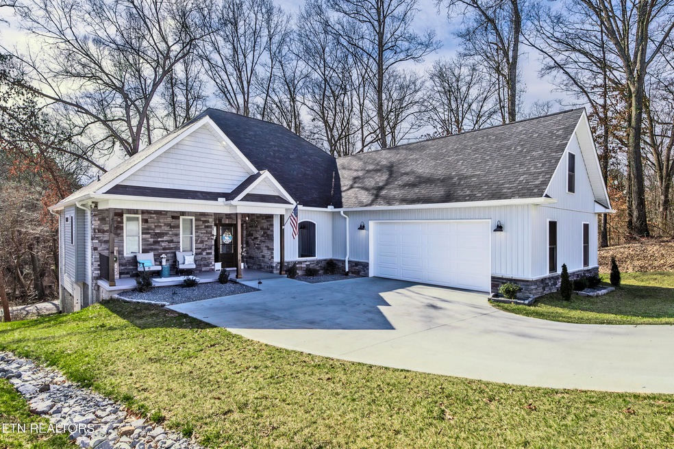 102 Doya Ln, Loudon, TN 37774 - photo 1